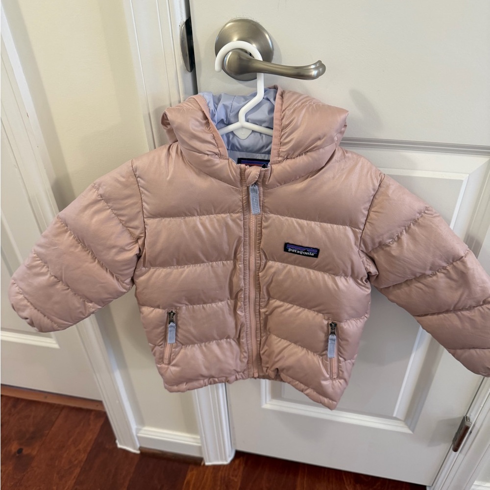 Patagonia Kids Puffer Jacket in Light Pink. Size 4T.